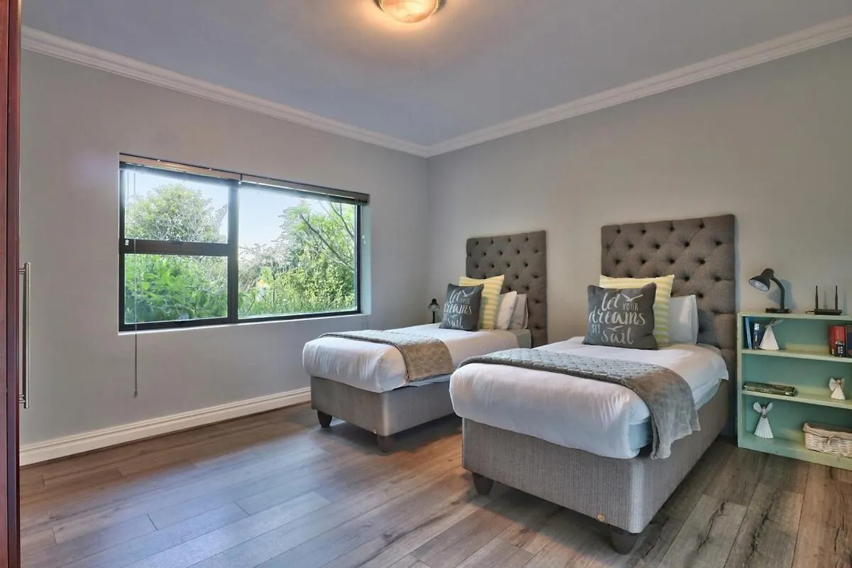 Ferienhaus Tranquil Family Escape Spacious Home & Garden Kapstadt