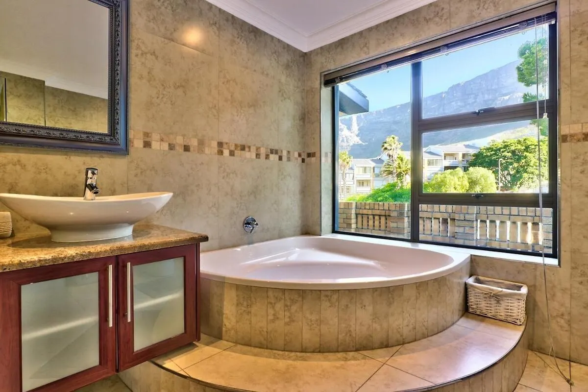 Tranquil Family Escape Spacious Home & Garden Kapstadt Ferienhaus